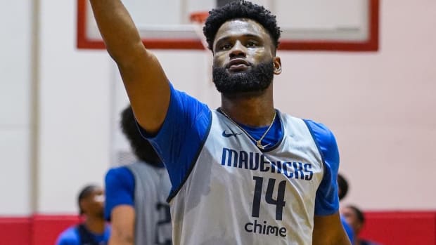 Mike Miles playing the Dallas Mavericks summer league
